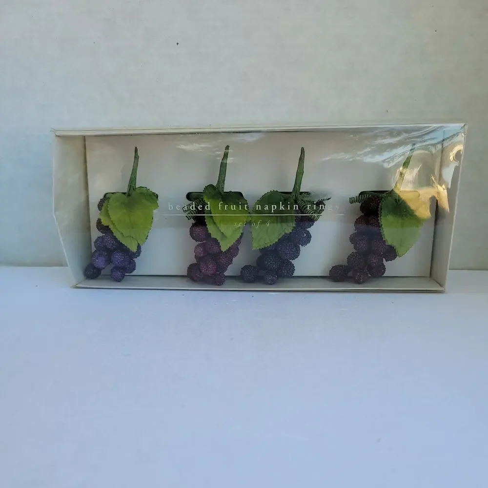 Pier 1 Beaded Fruit GRAPES Napkin RINGS Holders Set of 4 Tablescape Decor